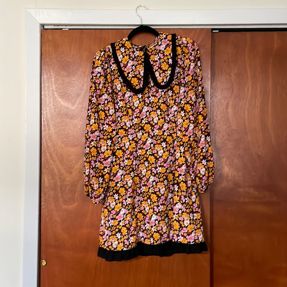 Top shop floral collared mini dress. Only worn once. Excellent condition!